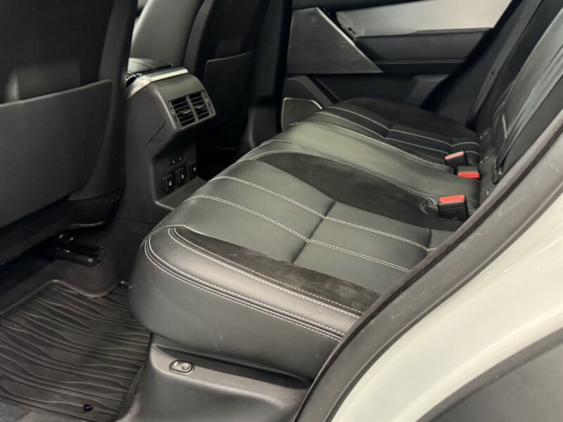2018 Land Rover Range Rover Velar R-Dynamic SE photo 25