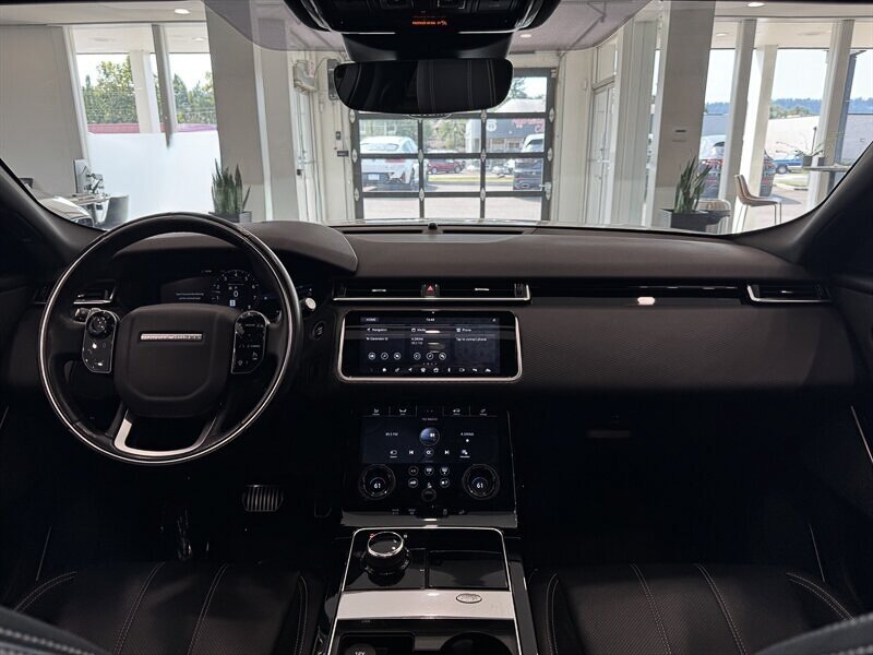 2018 Land Rover Range Rover Velar R-Dynamic SE photo 8