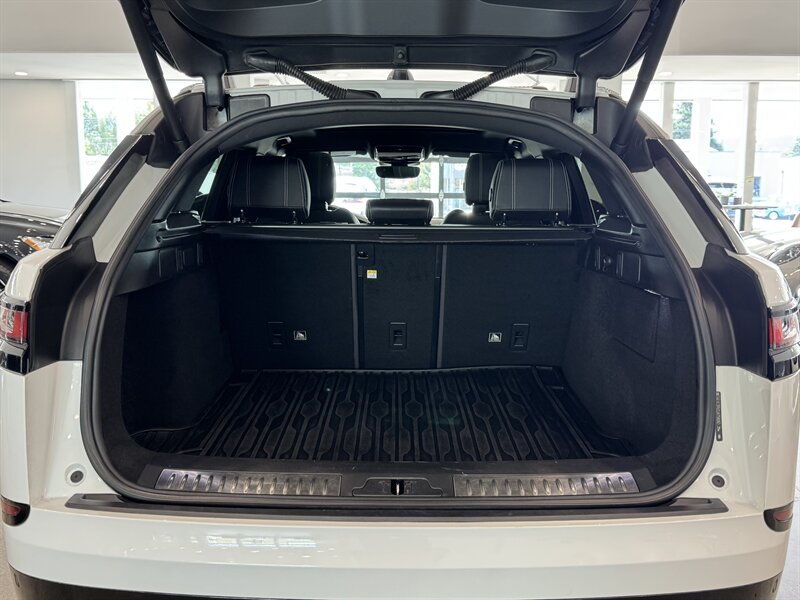 2018 Land Rover Range Rover Velar R-Dynamic SE photo 41