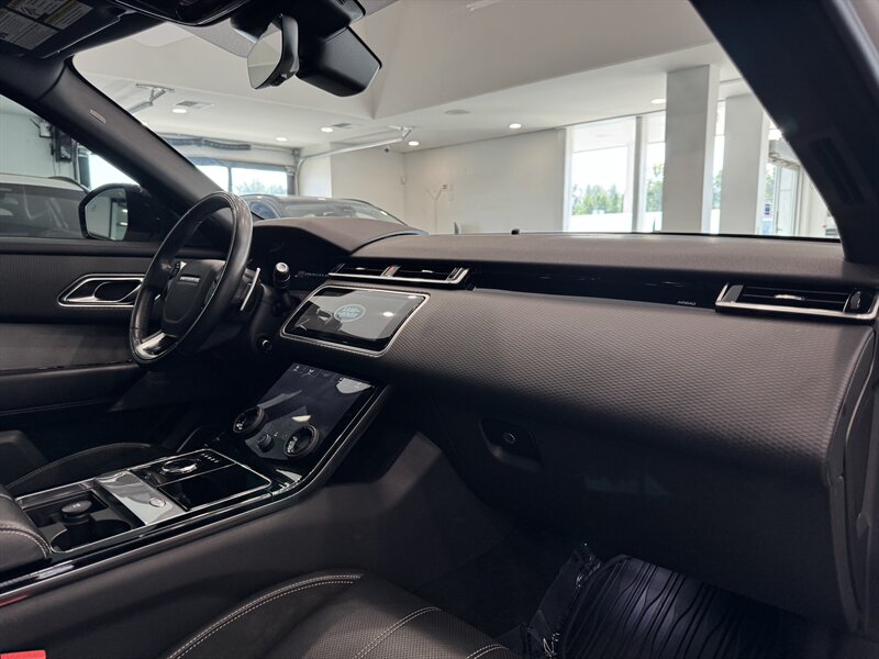 2018 Land Rover Range Rover Velar R-Dynamic SE photo 20