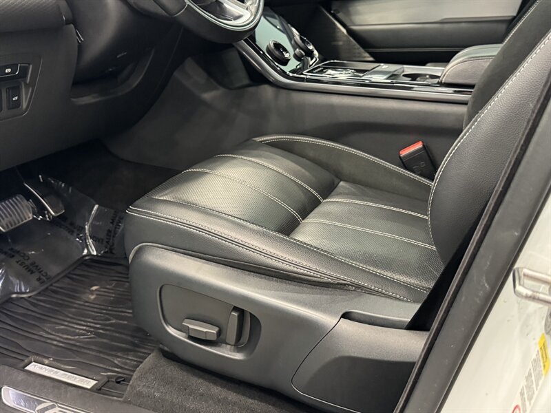 2018 Land Rover Range Rover Velar R-Dynamic SE photo 23