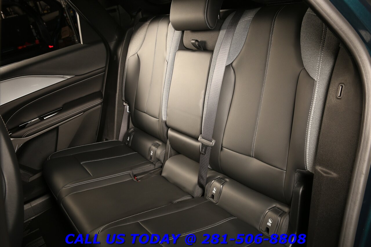 2024 Cadillac LYRIQ 2024 Tech CARPLAY PANO ADAPT 15K MLS!! - Photo 23 - Houston, TX 77031