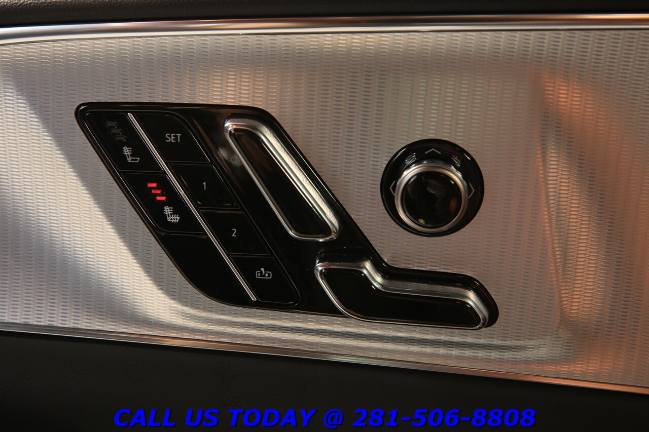2024 Cadillac LYRIQ 2024 Tech CARPLAY PANO ADAPT 15K MLS!! - Photo 10 - Houston, TX 77031