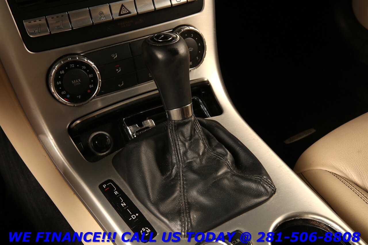 2012 Mercedes-Benz 2012 SLK250 NAV HEATSEAT HARMAN 17 "ALLOYS - Photo 17 - Houston, TX 77031