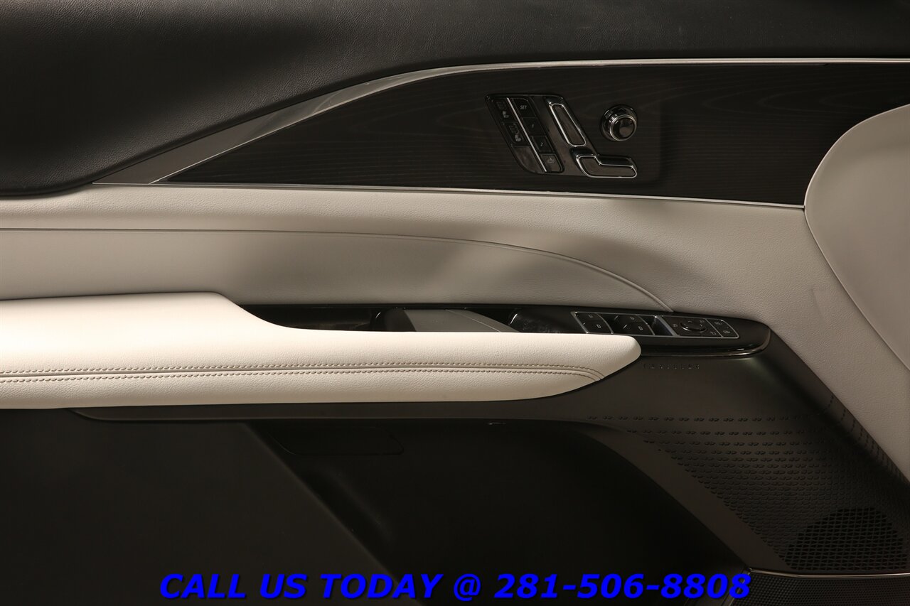 2024 Cadillac LYRIQ 2024 Sport NAV PANO ADAPTDRIVE BLISHEATSEAT 35K Mi - Photo 8 - Houston, TX 77031
