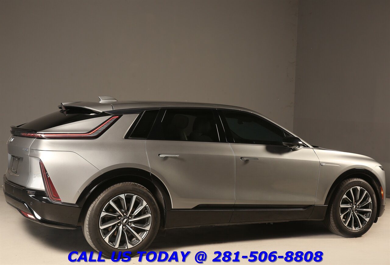 2024 Cadillac LYRIQ 2024 Sport NAV PANO ADAPTDRIVE BLISHEATSEAT 35K Mi - Photo 6 - Houston, TX 77031