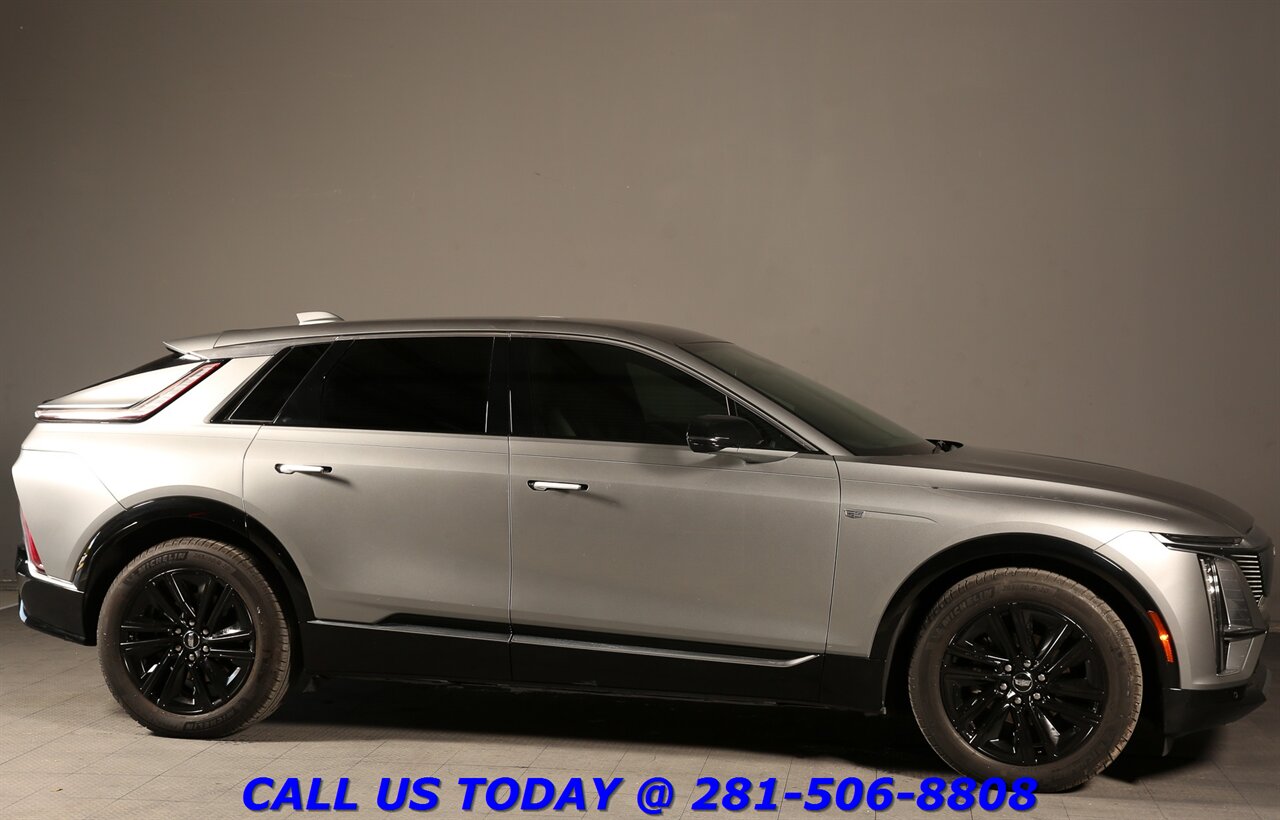 2024 Cadillac LYRIQ AWD 2024 Tech AWD 500HP NAV PANO SELF-CRUISE 26K MLS - Photo 8 - Houston, TX 77031