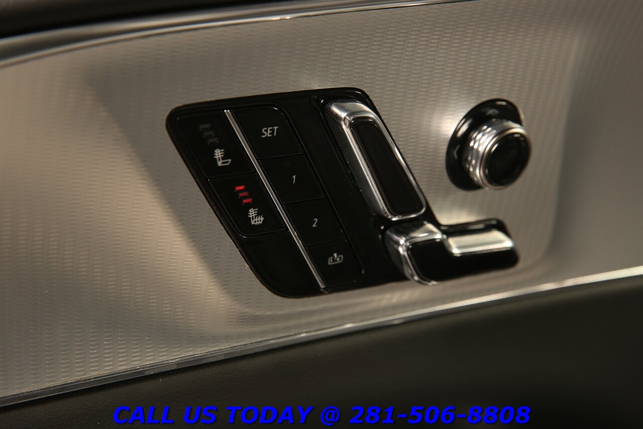 2024 Cadillac LYRIQ AWD 2024 Tech AWD 500HP NAV PANO SELF-CRUISE 26K MLS - Photo 10 - Houston, TX 77031