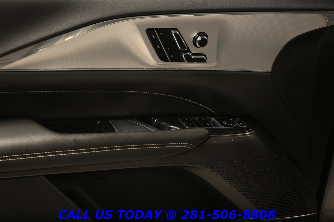 2024 Cadillac LYRIQ AWD 2024 Tech AWD 500HP NAV PANO SELF-CRUISE 26K MLS - Photo 9 - Houston, TX 77031