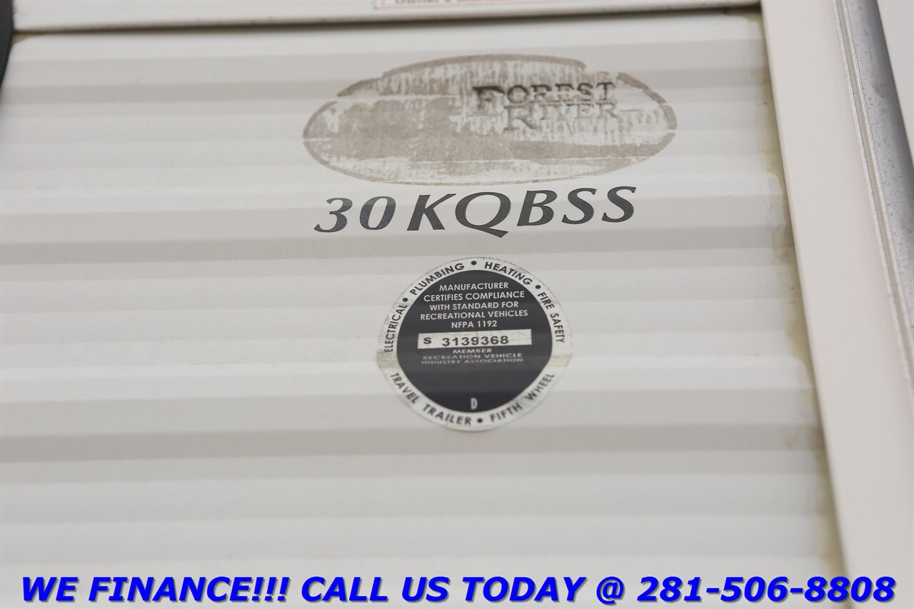 2013 Forest River Salem 30ft SLIDE OUT RV CAMPER 30KQBSS MODEL BED   - Photo 16 - Houston, TX 77031