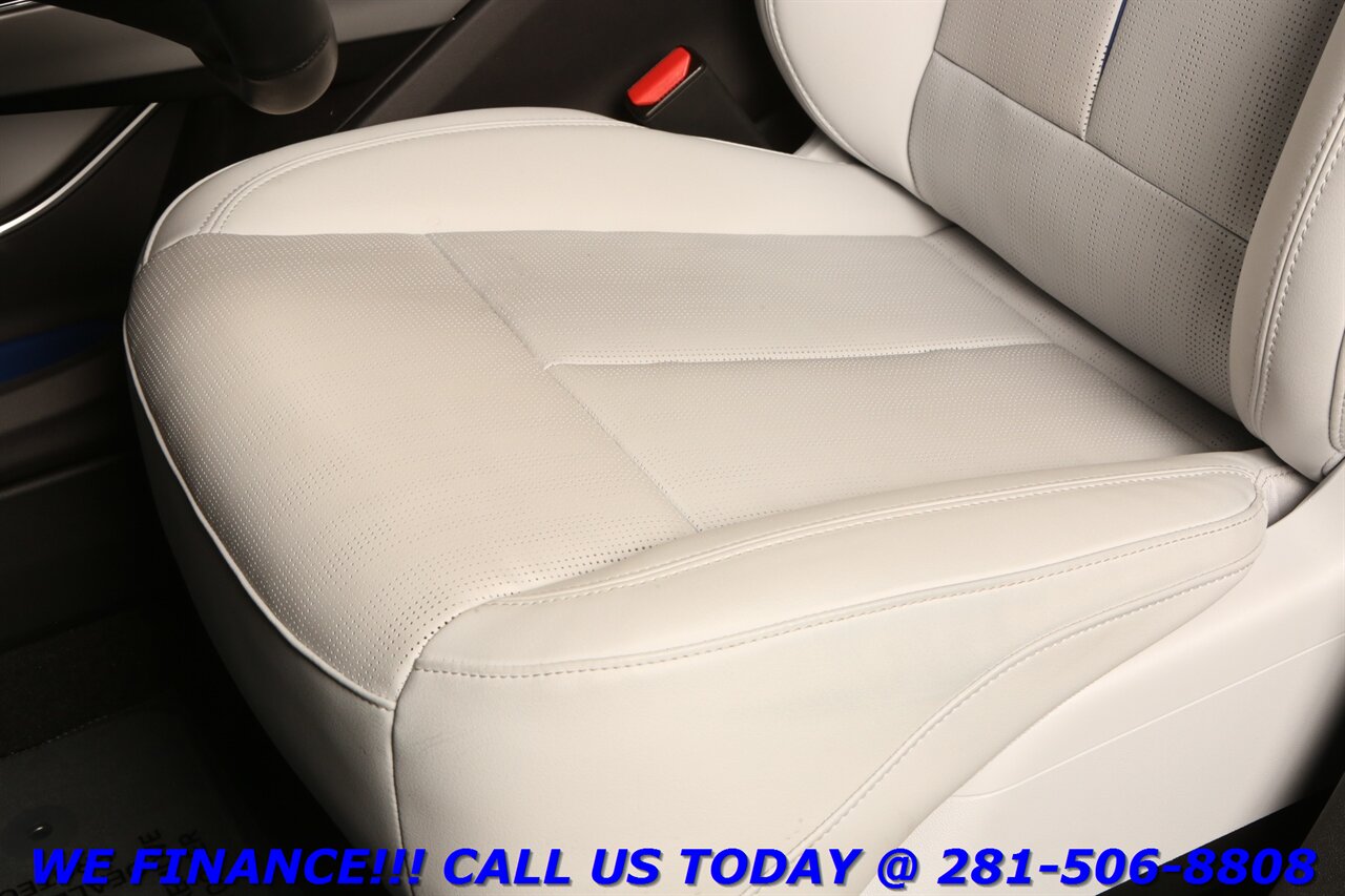 2024 Cadillac LYRIQ 2024 Luxury NAV PANO ADAPT-SELF DRIVE BLIS LEATHER   - Photo 13 - Houston, TX 77031