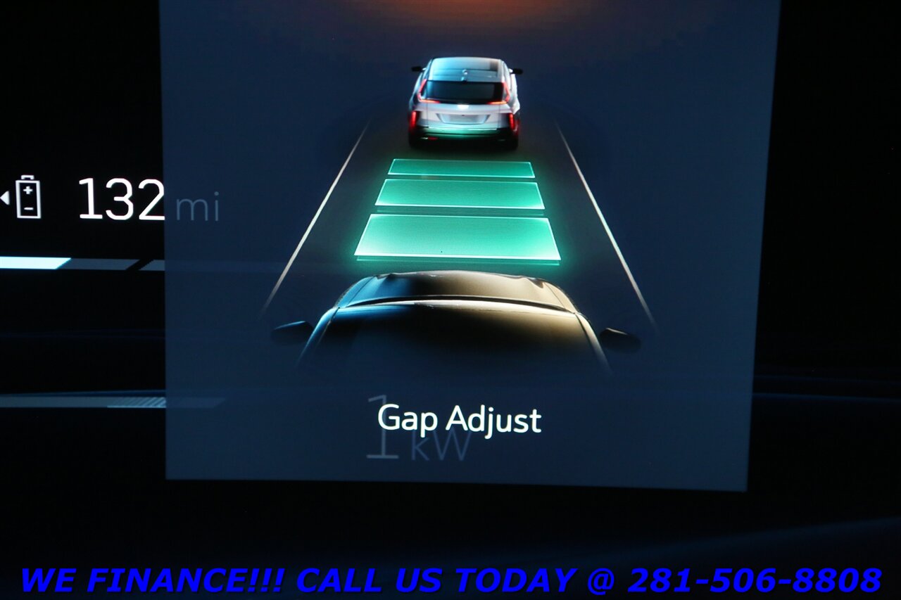 2024 Cadillac LYRIQ 2024 Luxury NAV PANO ADAPT-SELF DRIVE BLIS LEATHER   - Photo 16 - Houston, TX 77031