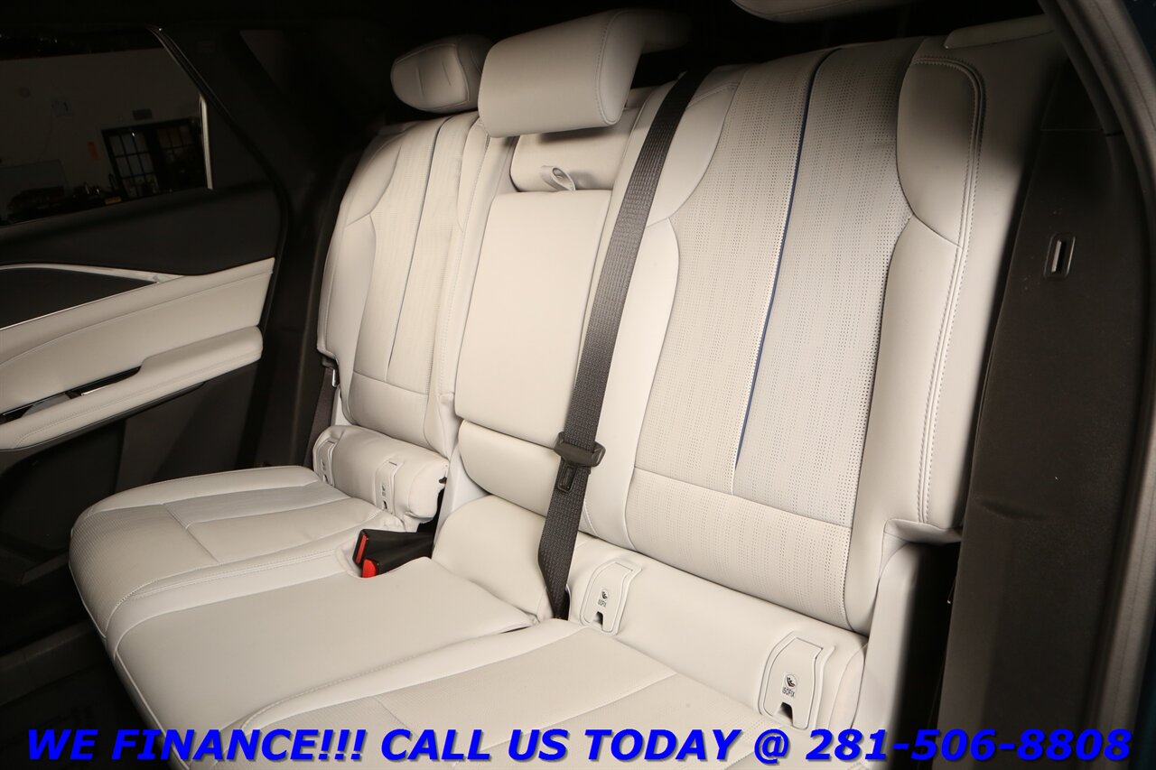 2024 Cadillac LYRIQ 2024 Luxury NAV PANO ADAPT-SELF DRIVE BLIS LEATHER   - Photo 23 - Houston, TX 77031