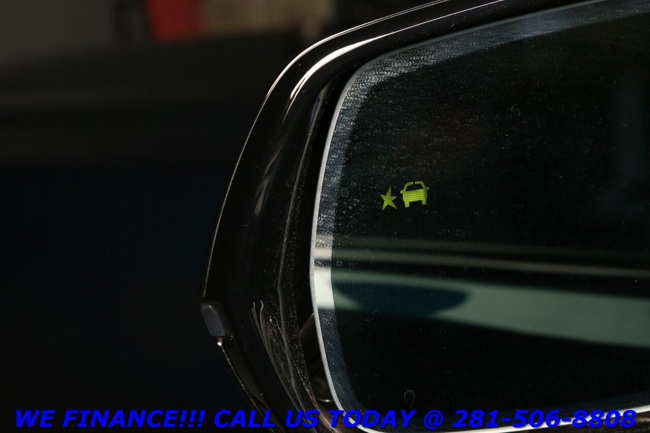 2024 Cadillac LYRIQ 2024 Luxury NAV PANO ADAPT-SELF DRIVE BLIS LEATHER   - Photo 8 - Houston, TX 77031