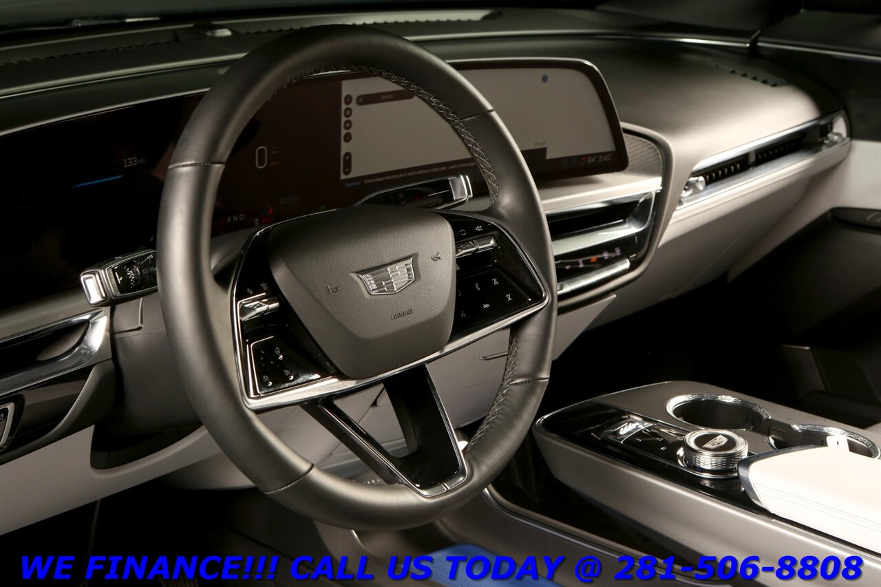 2024 Cadillac LYRIQ 2024 Luxury NAV PANO ADAPT-SELF DRIVE BLIS LEATHER   - Photo 10 - Houston, TX 77031