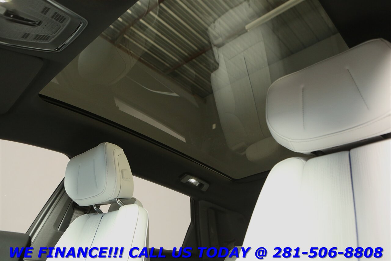 2024 Cadillac LYRIQ 2024 Luxury NAV PANO ADAPT-SELF DRIVE BLIS LEATHER   - Photo 11 - Houston, TX 77031