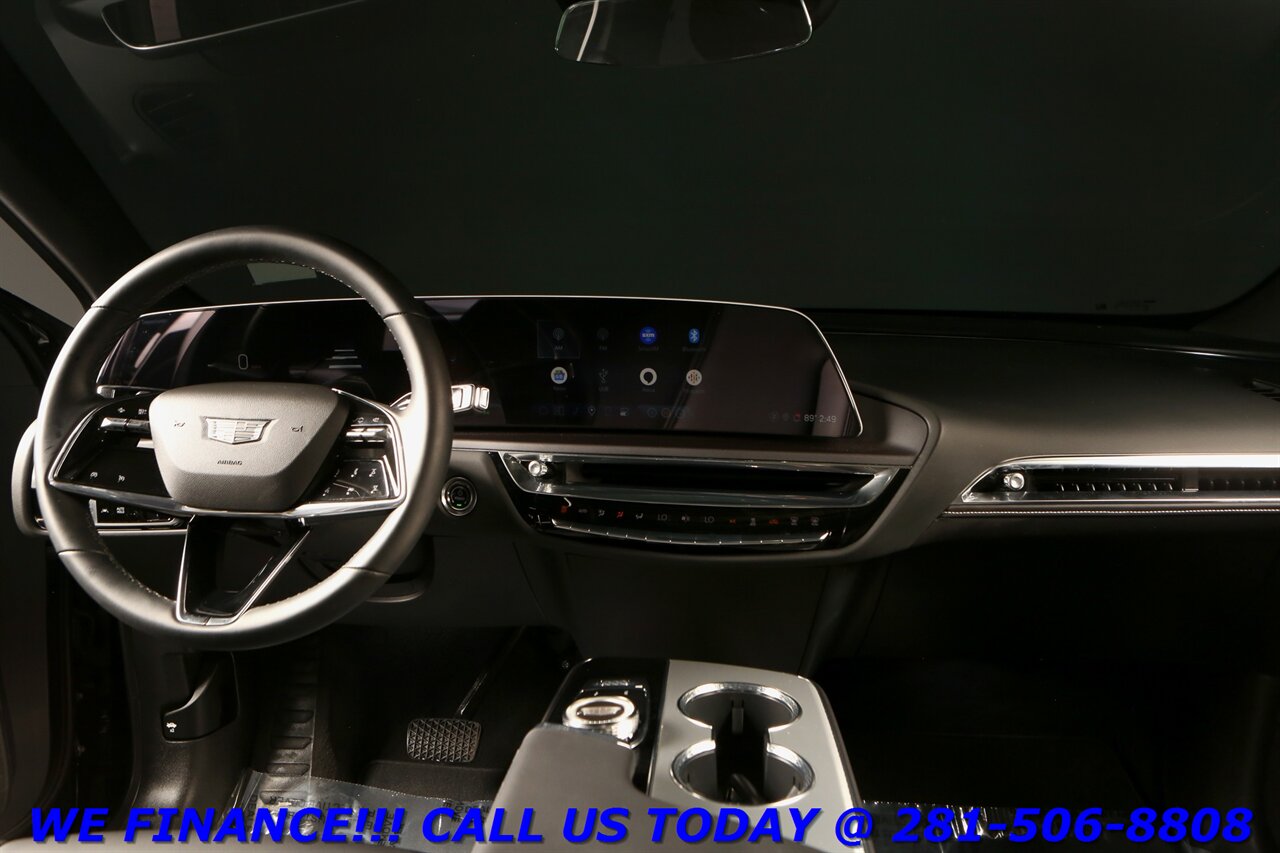 2024 Cadillac LYRIQ 2024 Tech NAV PANO ADAPT BLIND HEATSEAT 7K MILES!!   - Photo 3 - Houston, TX 77031