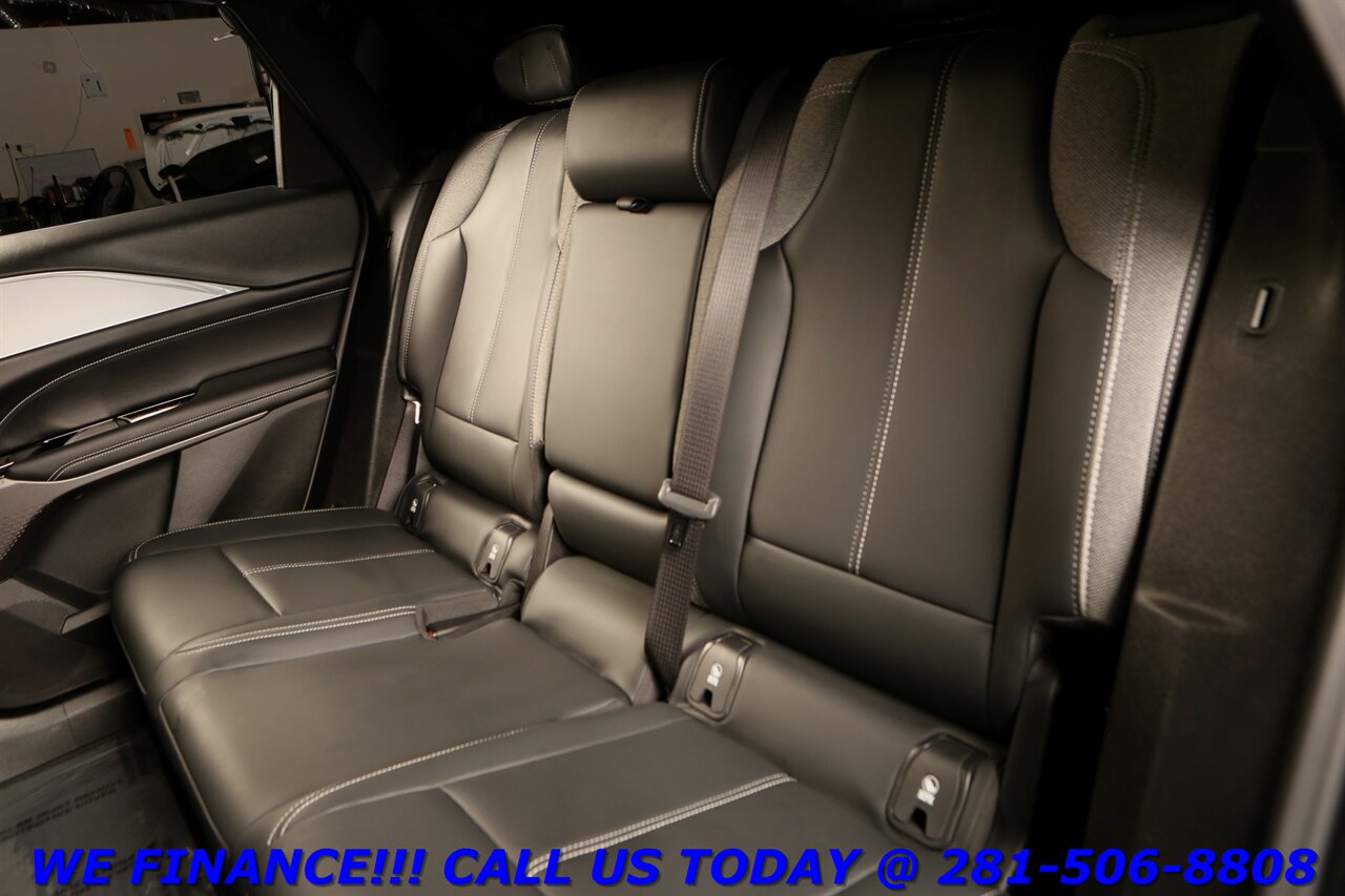 2024 Cadillac LYRIQ 2024 Tech NAV PANO ADAPT BLIND HEATSEAT 7K MILES!!   - Photo 22 - Houston, TX 77031