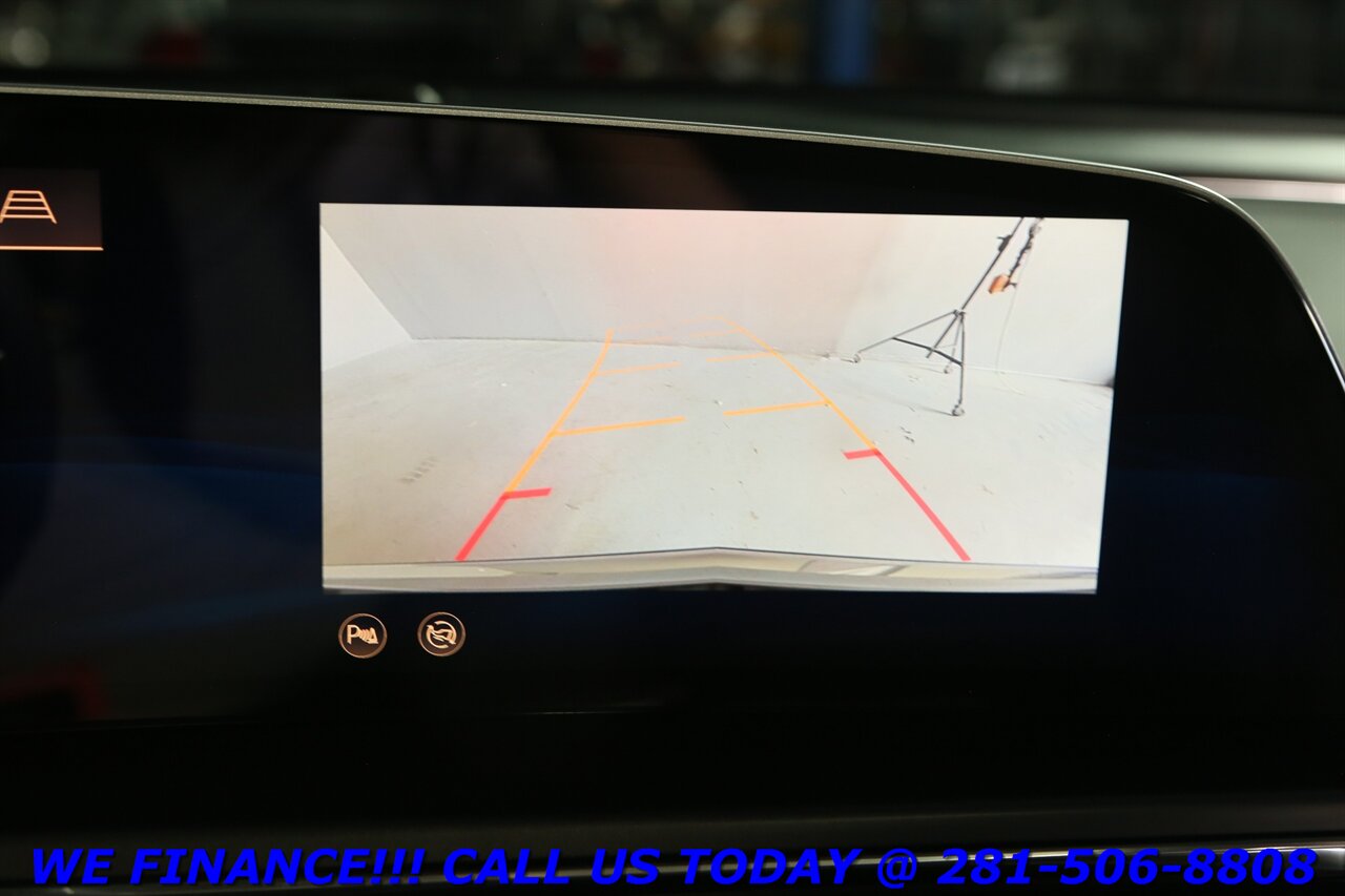 2024 Cadillac LYRIQ 2024 Tech NAV PANO ADAPT BLIND HEATSEAT 7K MILES!!   - Photo 18 - Houston, TX 77031