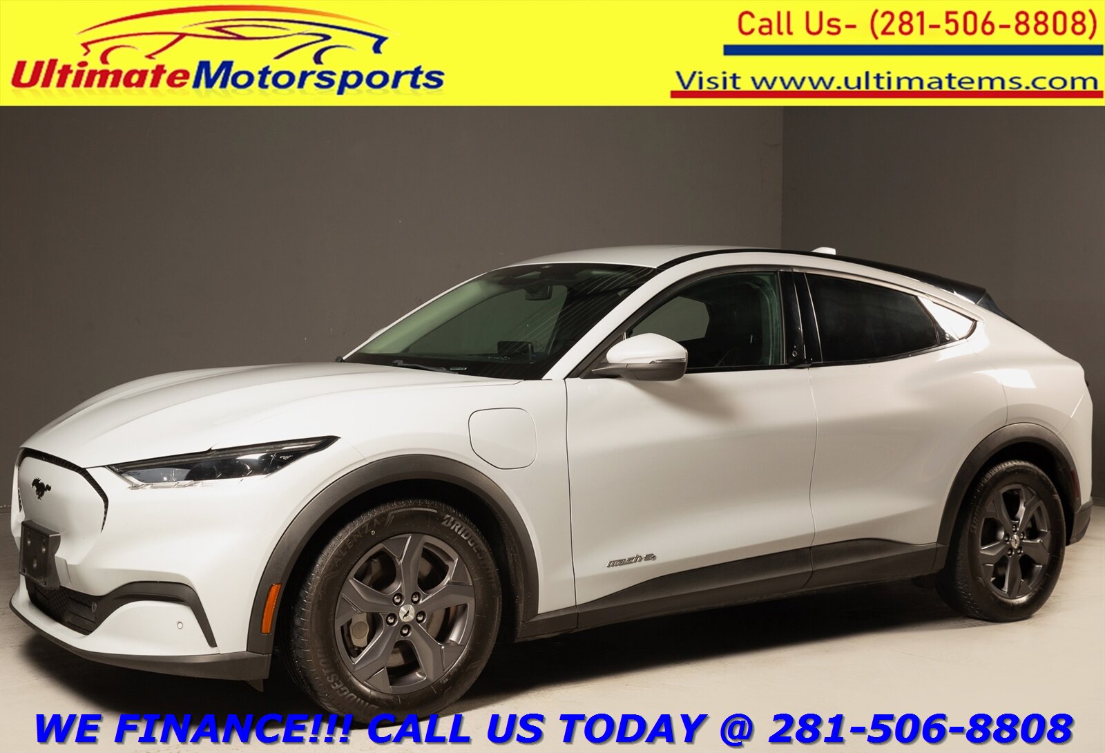 2022 Ford Mustang-Mach-e Select's photo