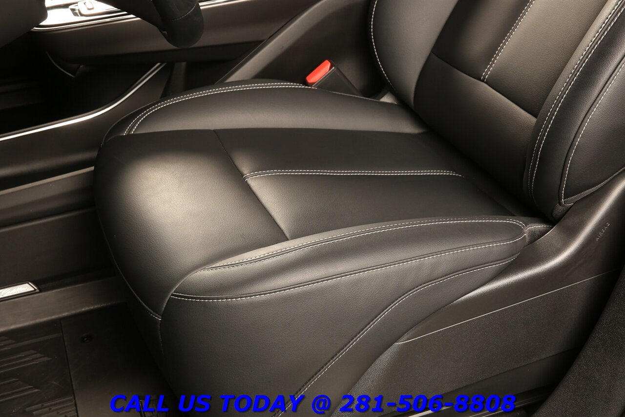 2024 Cadillac LYRIQ 2024 Tech NAV PANO ADAPTCRUISE CARPLAY 360C 20K Mi   - Photo 13 - Houston, TX 77031