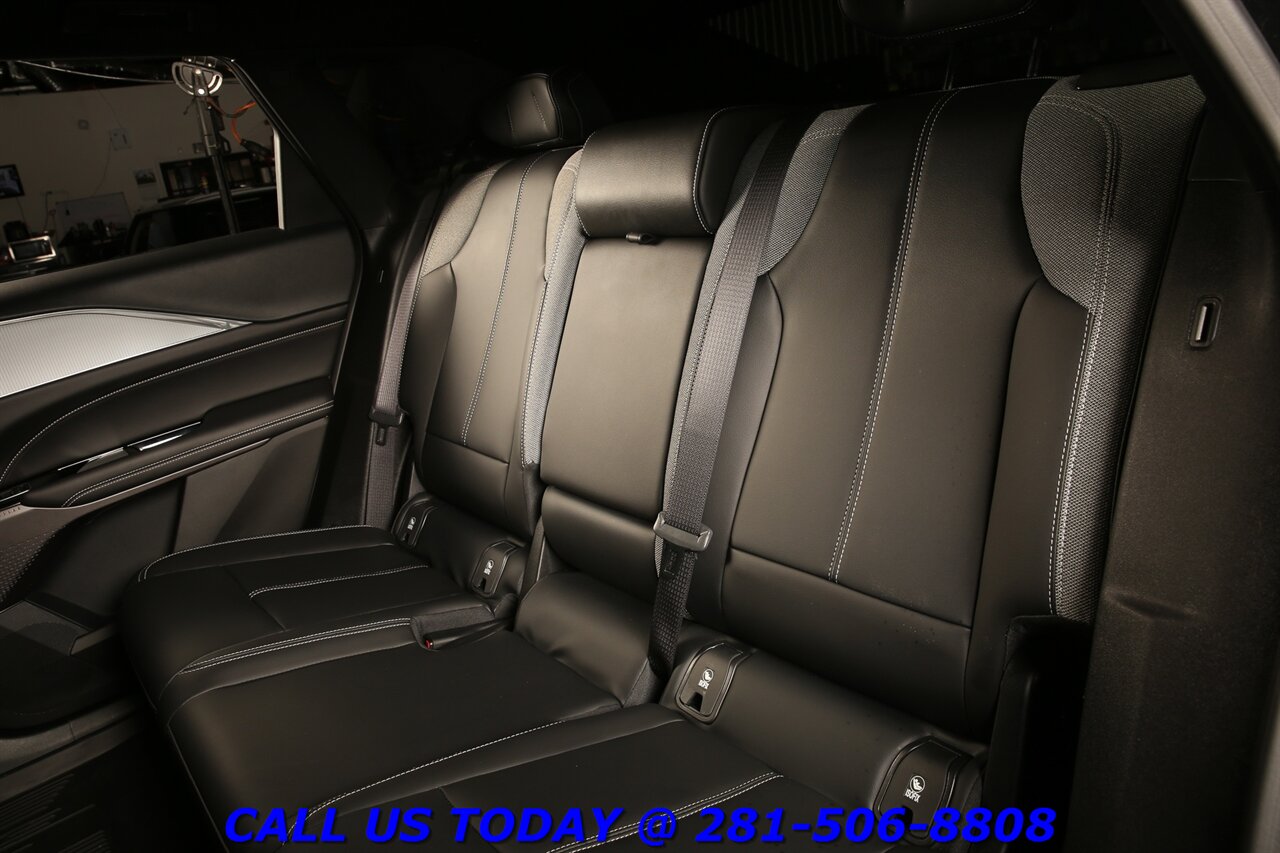 2024 Cadillac LYRIQ 2024 Tech NAV PANO ADAPTCRUISE CARPLAY 360C 20K Mi   - Photo 22 - Houston, TX 77031