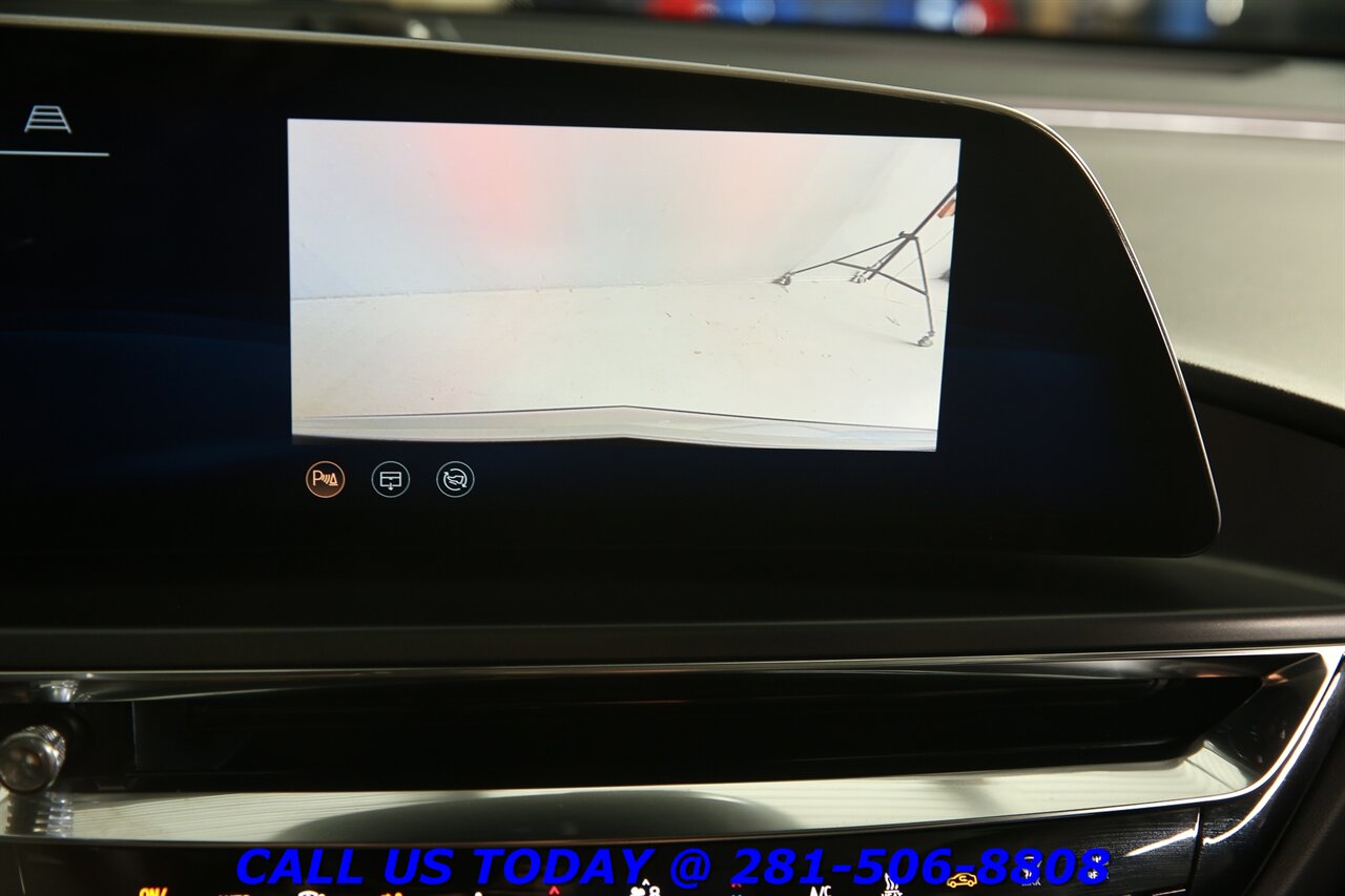 2024 Cadillac LYRIQ 2024 Tech NAV PANO ADAPTCRUISE CARPLAY 360C 20K Mi   - Photo 18 - Houston, TX 77031