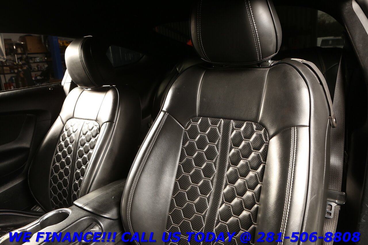 2017 Ford Mustang 2017 GT PREMIUM 5.0 V8 MANUAL 6-SPEED KEYGO CAMERA   - Photo 11 - Houston, TX 77031