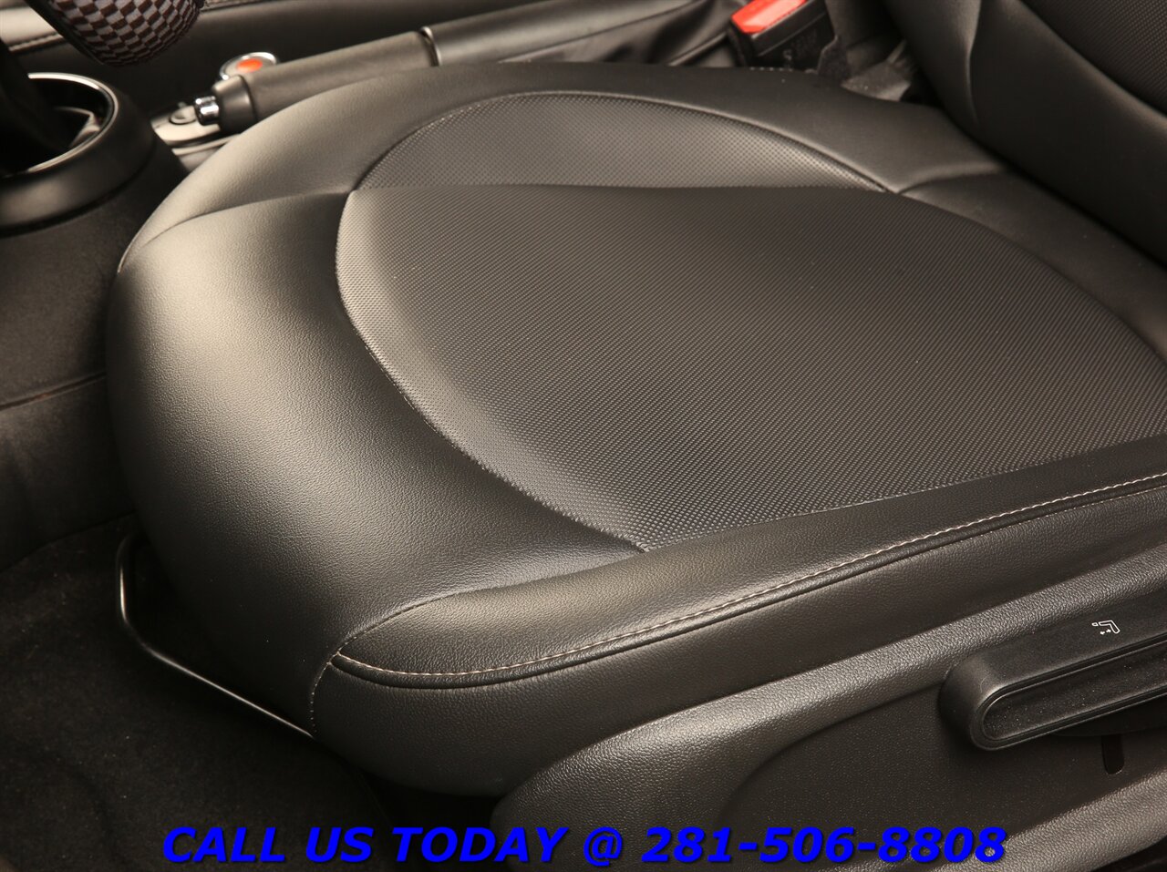 2019 MINI Cooper 2019 Signature PANO HEATSEAT CAMERA 66K MLS - Photo 13 - Houston, TX 77031
