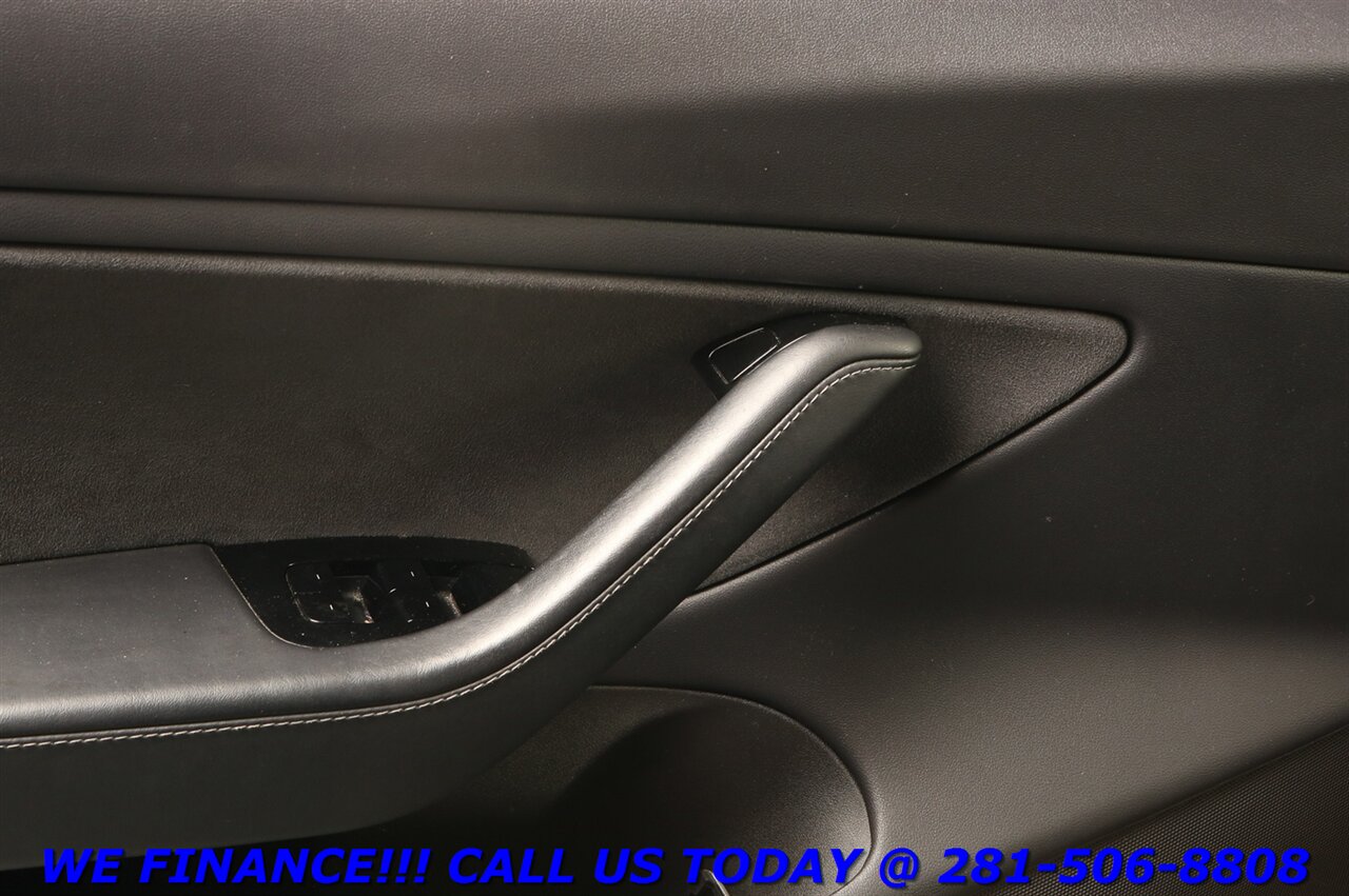 2018 Tesla Model 3 2018 Long Range AUTOPILOT NAV PANO HEATSEAT 76K   - Photo 9 - Houston, TX 77031