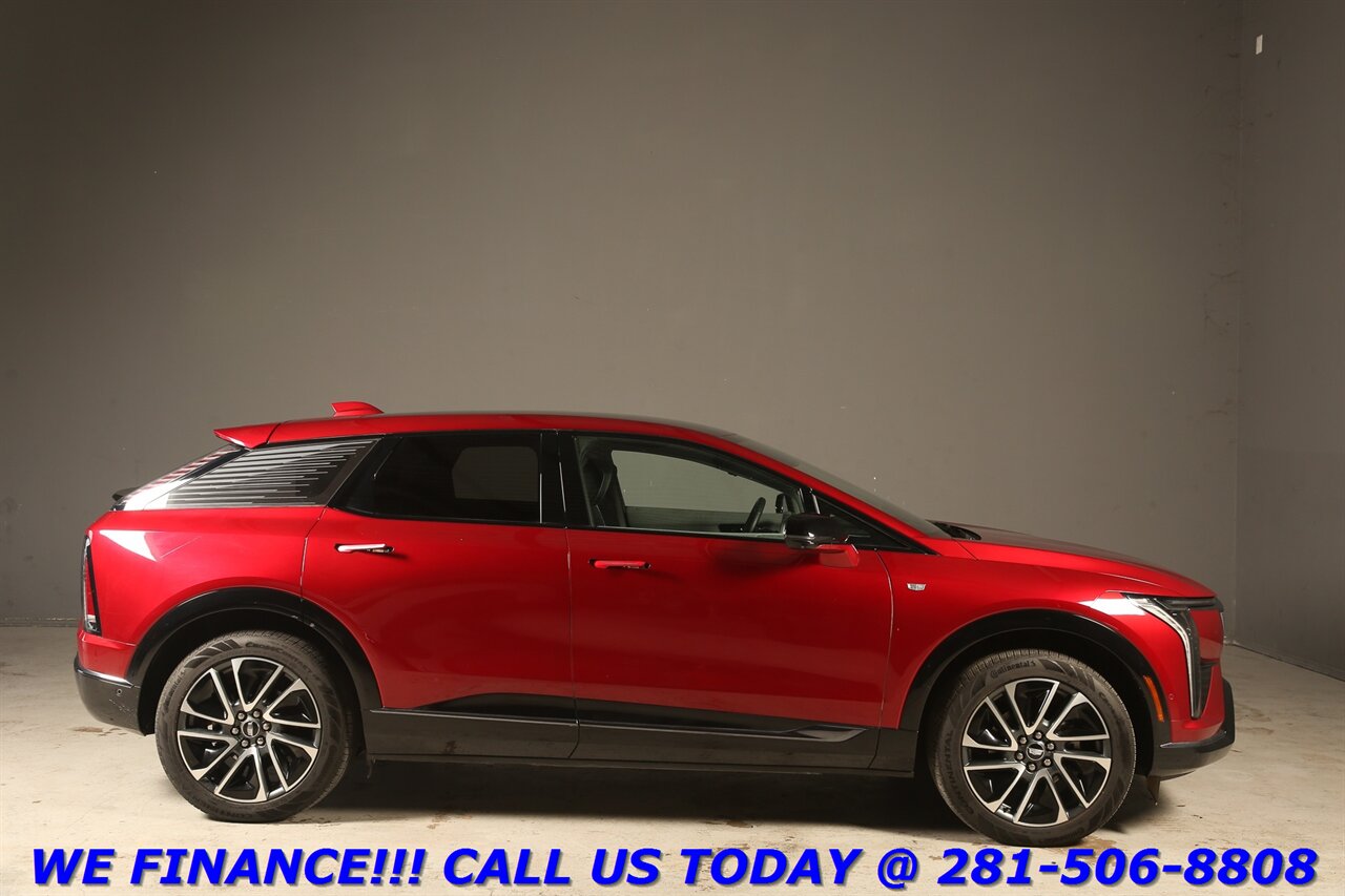 2025 Cadillac OPTIQ 2025 Sport AWD NAV PANO SUPER-CRUISE AKG 360 7K Mi - Photo 32 - Houston, TX 77031