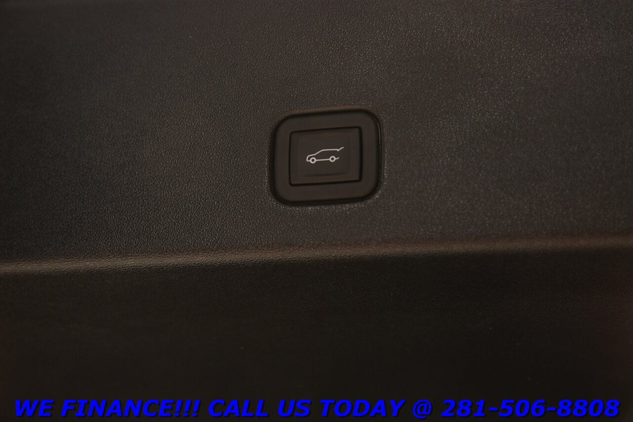 2025 Cadillac OPTIQ 2025 Sport AWD NAV PANO SUPER-CRUISE AKG 360 7K Mi - Photo 31 - Houston, TX 77031