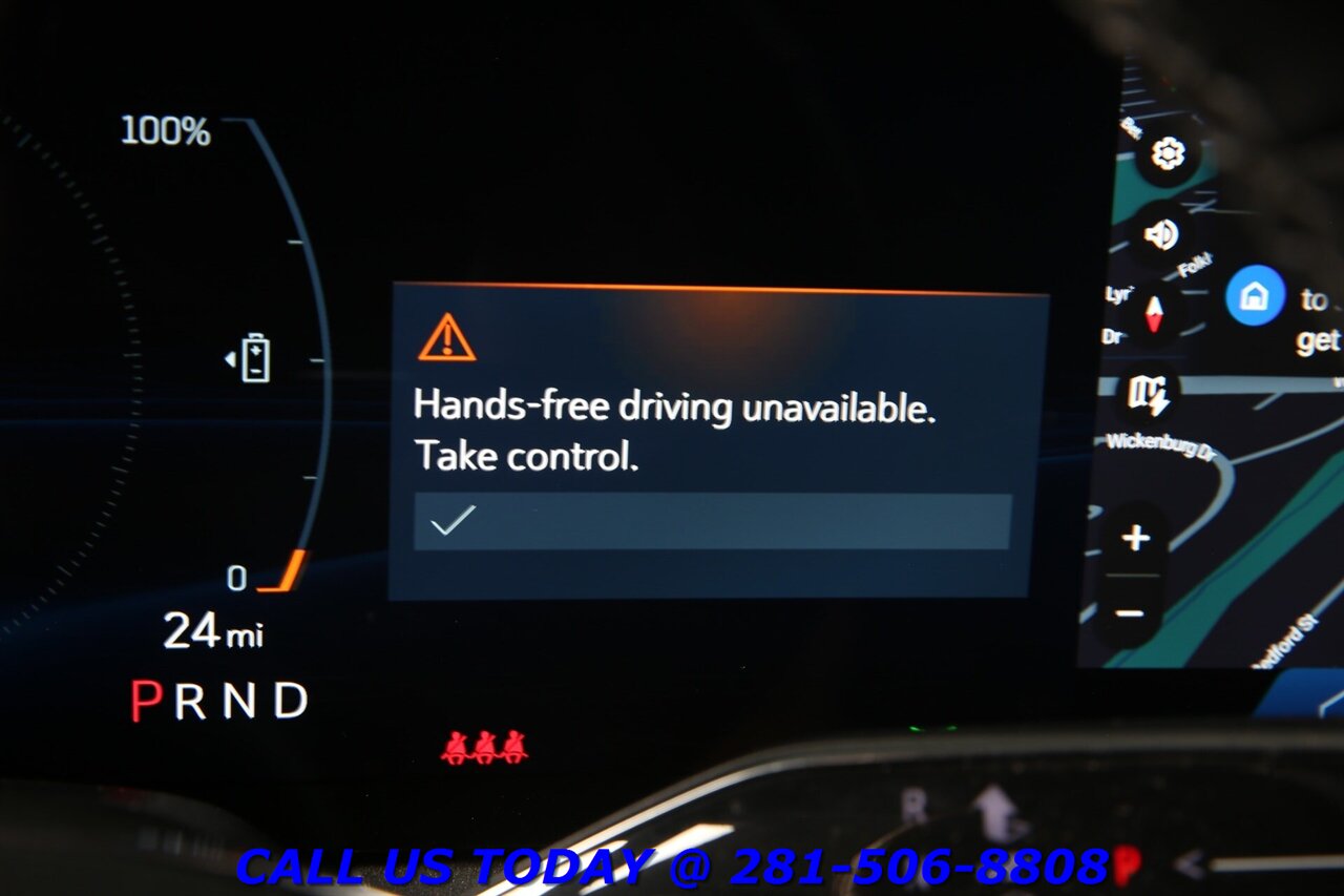 2025 Cadillac OPTIQ 2025 Sport AWD NAV PANO SUPER-CRUISE AKG 360 7K Mi   - Photo 17 - Houston, TX 77031