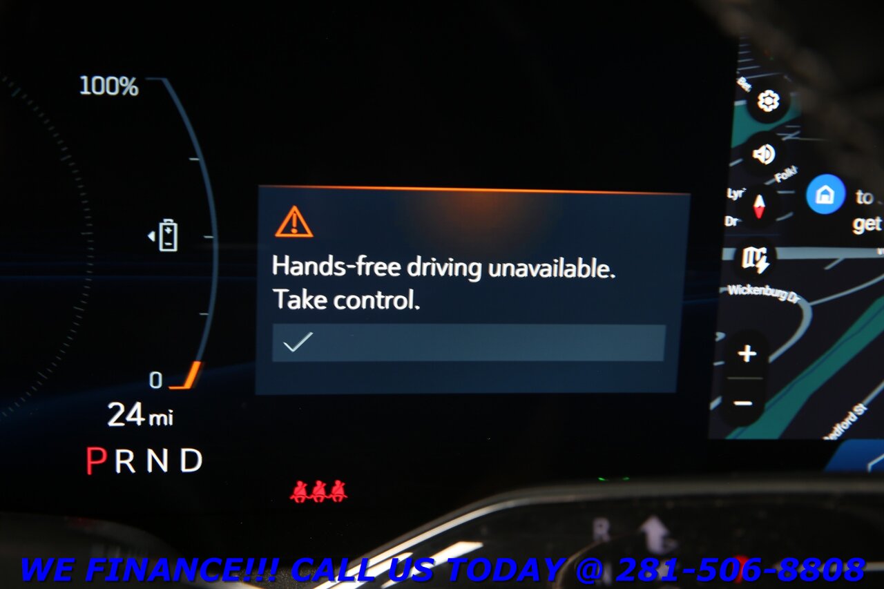 2025 Cadillac OPTIQ 2025 Sport AWD NAV PANO SUPER-CRUISE AKG 360 7K Mi - Photo 17 - Houston, TX 77031