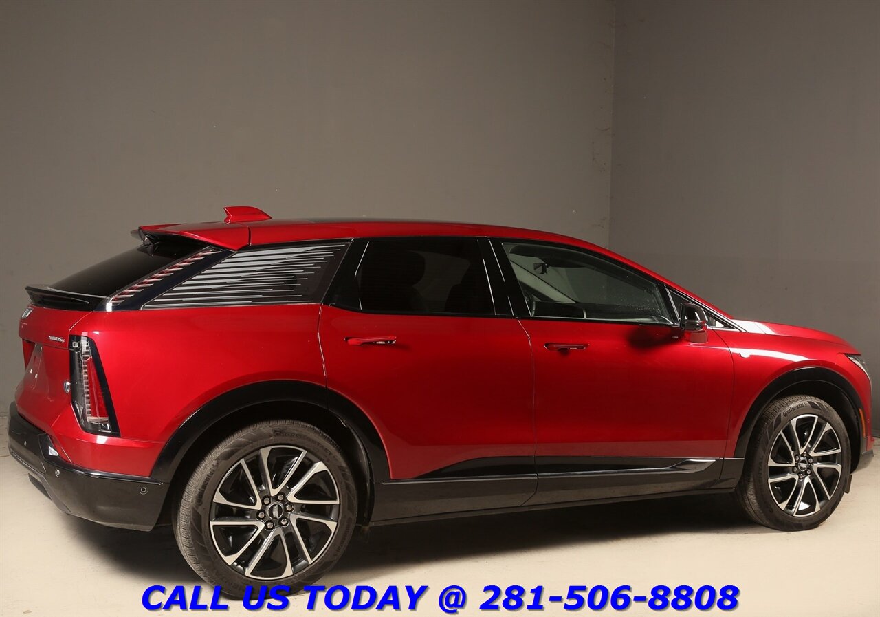 2025 Cadillac OPTIQ 2025 Sport AWD NAV PANO SUPER-CRUISE AKG 360 7K Mi   - Photo 6 - Houston, TX 77031
