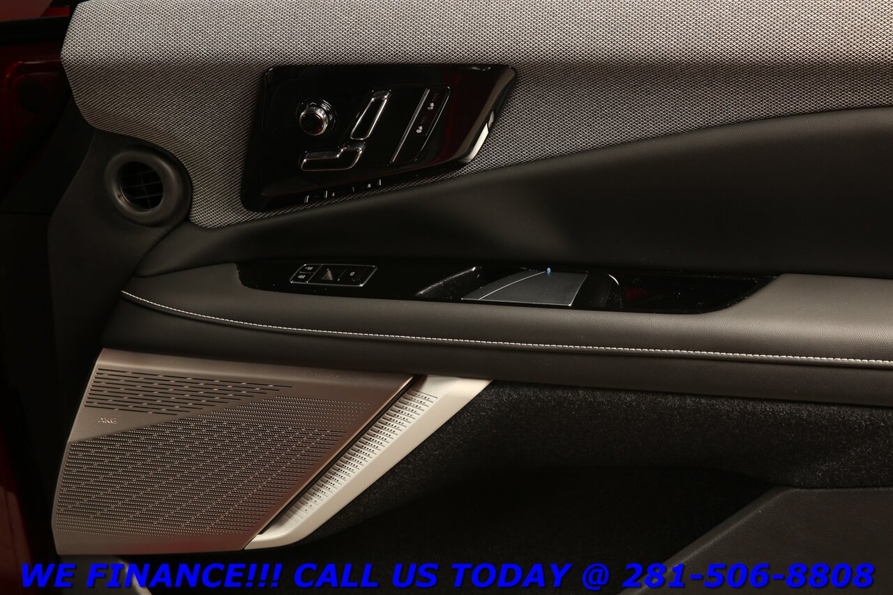 2025 Cadillac OPTIQ 2025 Sport AWD NAV PANO SUPER-CRUISE AKG 360 7K Mi - Photo 30 - Houston, TX 77031