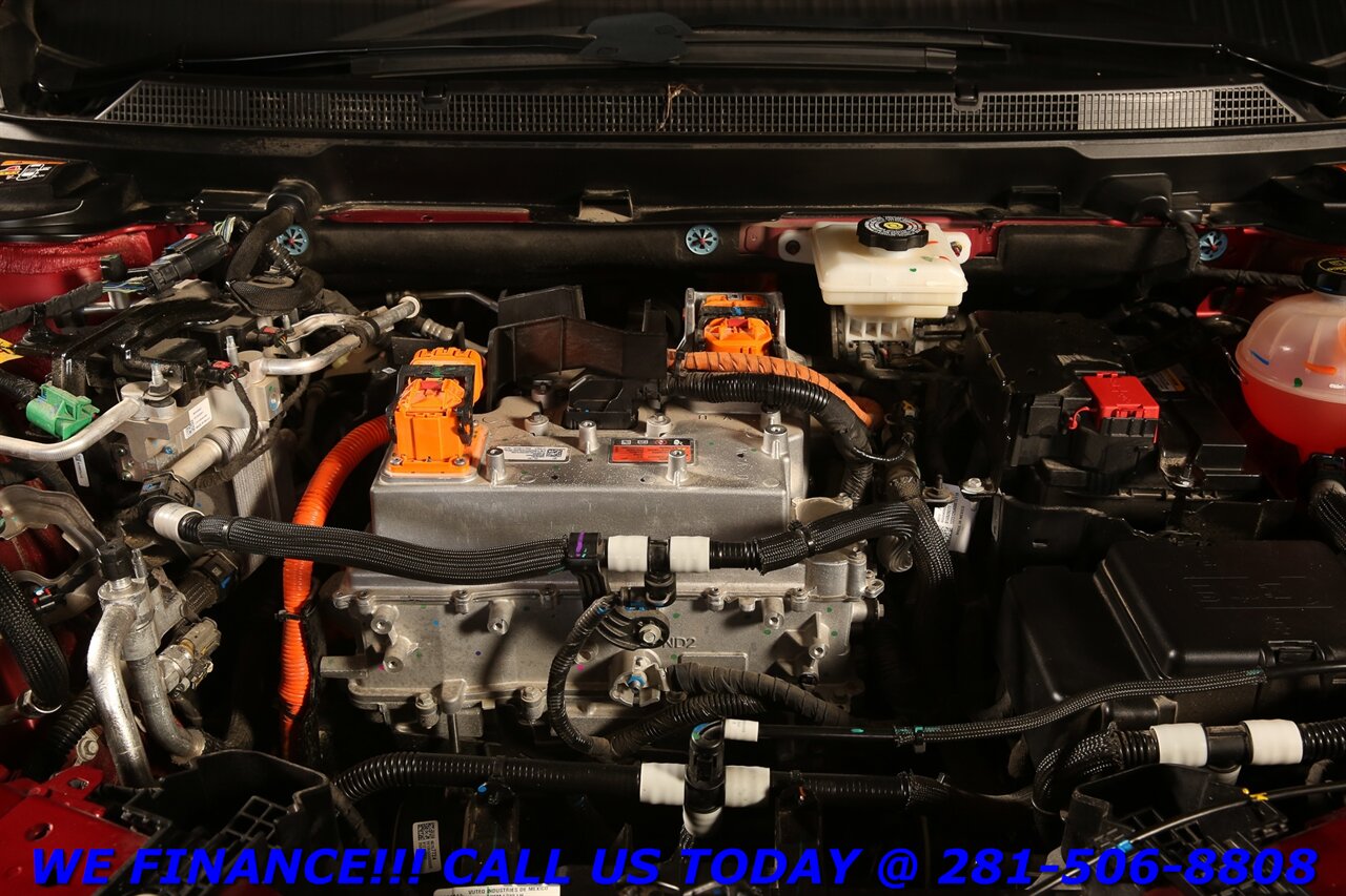 2025 Cadillac OPTIQ 2025 Sport AWD NAV PANO SUPER-CRUISE AKG 360 7K Mi - Photo 26 - Houston, TX 77031