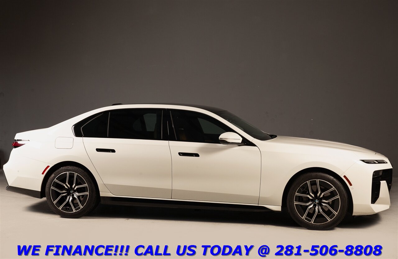 2023 BMW 2023 740i M-Sport HUD WILKINS SKY LOUNGE PANO BLIS   - Photo 7 - Houston, TX 77031