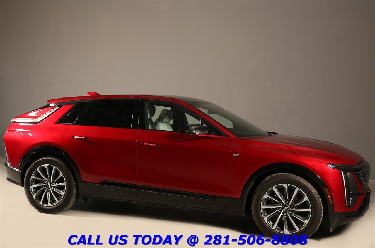 2024 Cadillac LYRIQ 2024 Sport NAV CARPLAY PANO SELFADAPTCRUISE 11K Mi - Photo 7 - Houston, TX 77031