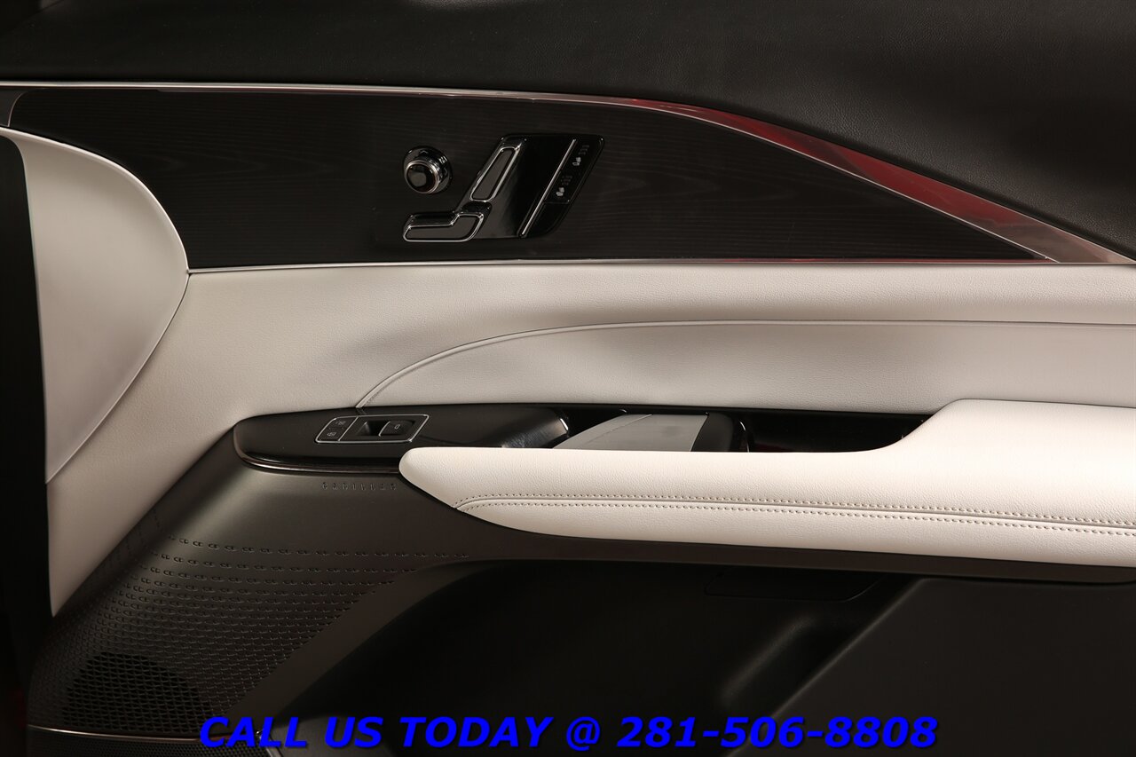 2024 Cadillac LYRIQ 2024 Sport NAV CARPLAY PANO SELFADAPTCRUISE 11K Mi - Photo 29 - Houston, TX 77031