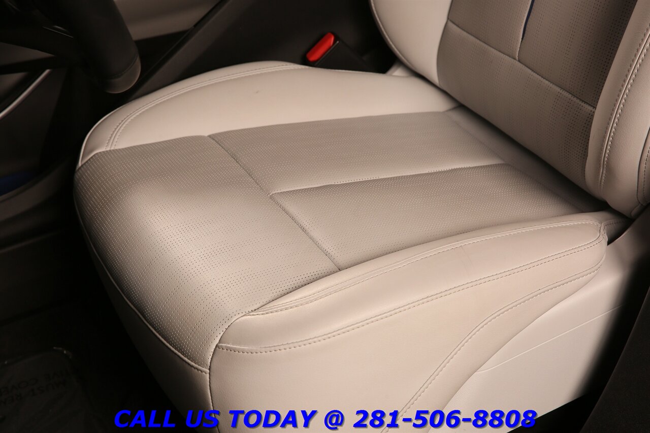 2024 Cadillac LYRIQ 2024 Sport NAV CARPLAY PANO SELFADAPTCRUISE 11K Mi - Photo 13 - Houston, TX 77031