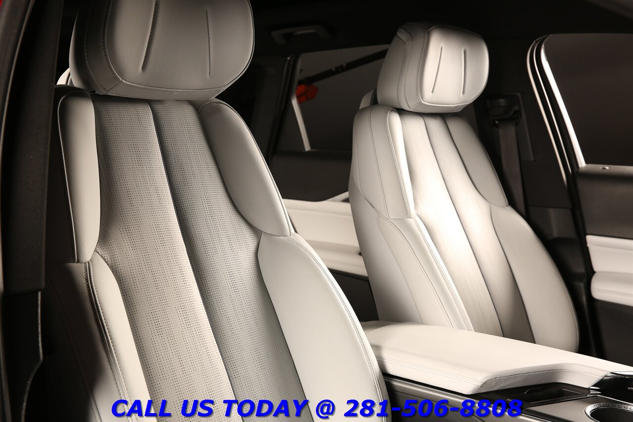2024 Cadillac LYRIQ 2024 Sport NAV CARPLAY PANO SELFADAPTCRUISE 11K Mi - Photo 20 - Houston, TX 77031