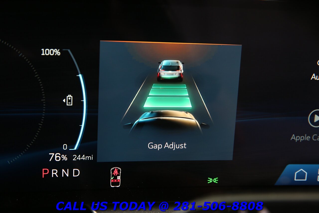 2024 Cadillac LYRIQ 2024 Sport NAV CARPLAY PANO SELFADAPTCRUISE 11K Mi - Photo 16 - Houston, TX 77031