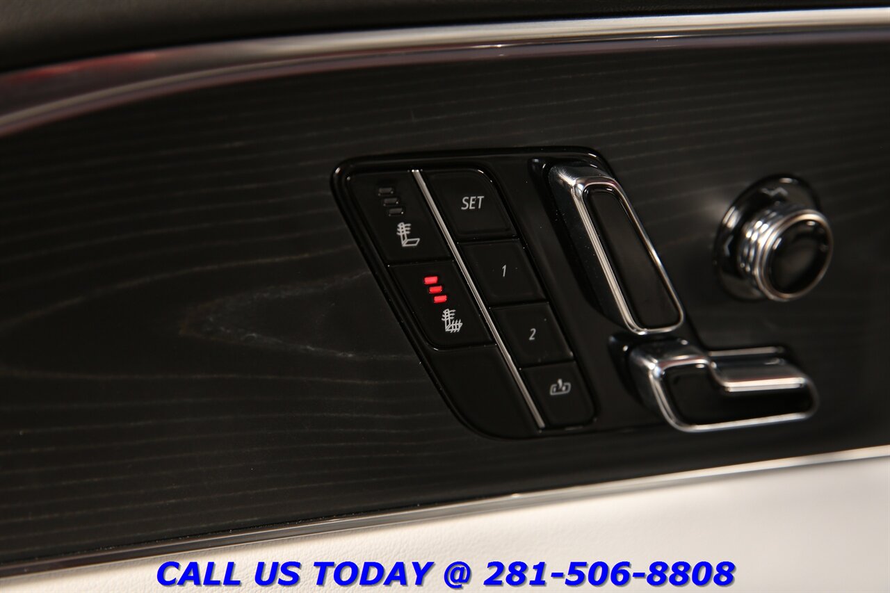 2024 Cadillac LYRIQ 2024 Sport NAV CARPLAY PANO SELFADAPTCRUISE 11K Mi - Photo 9 - Houston, TX 77031