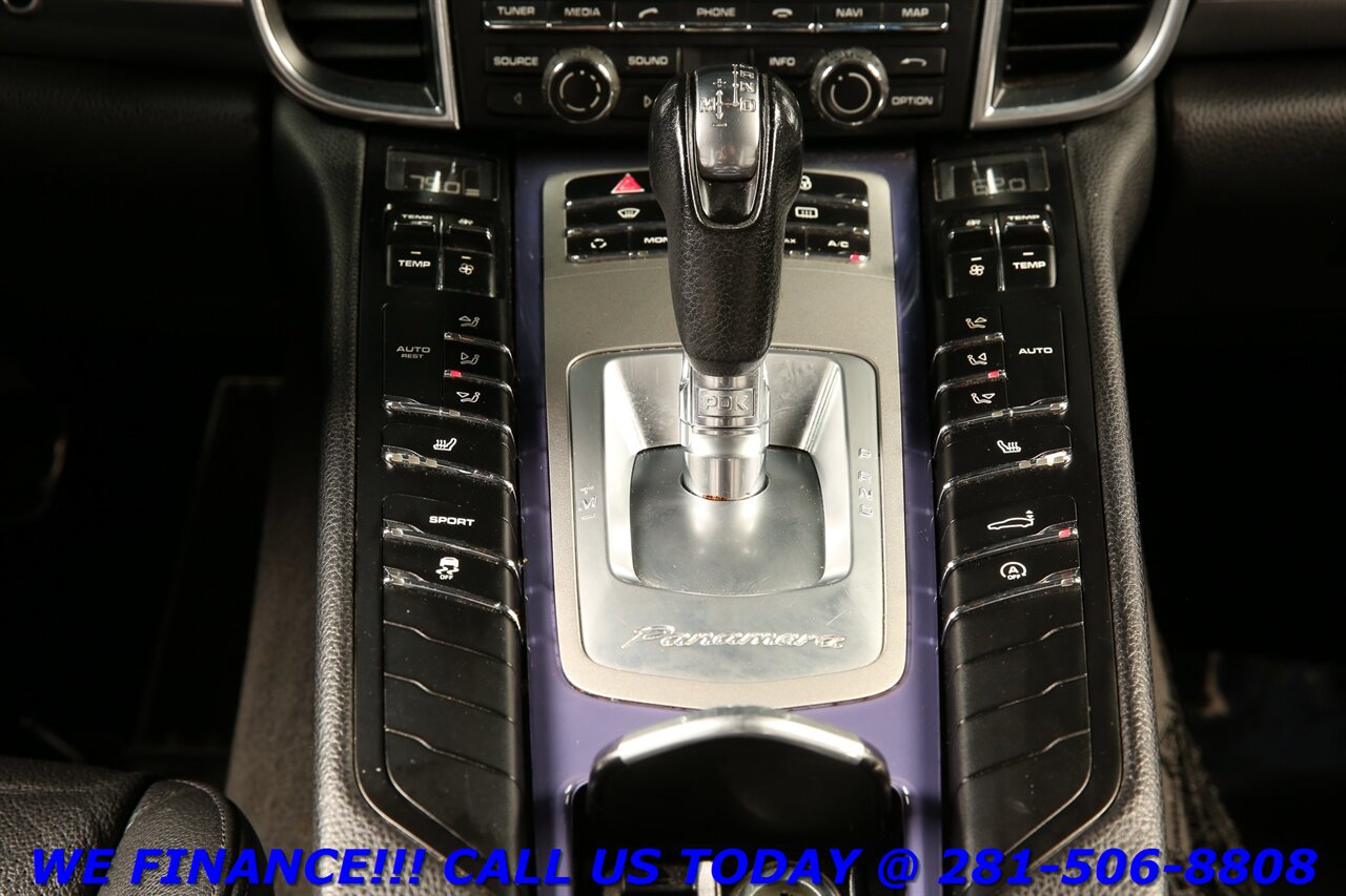 2012 Porsche Panamera 2012 PANAMERA4 AWD NAV SUN SPORT HEATSEAT   - Photo 17 - Houston, TX 77031