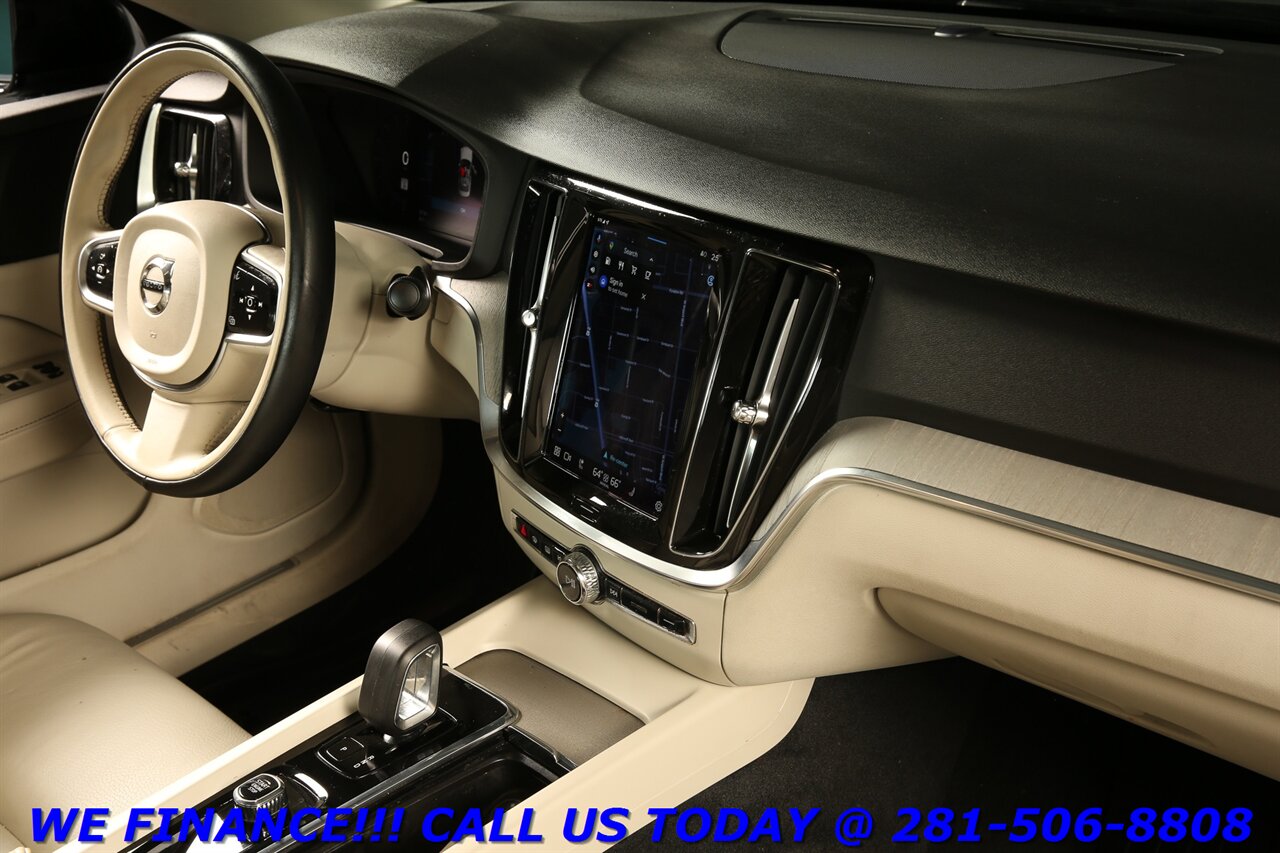 2023 Volvo S60 2023 B5 Plus Dark Theme NAV SUN BLIND 24K MLS   - Photo 19 - Houston, TX 77031