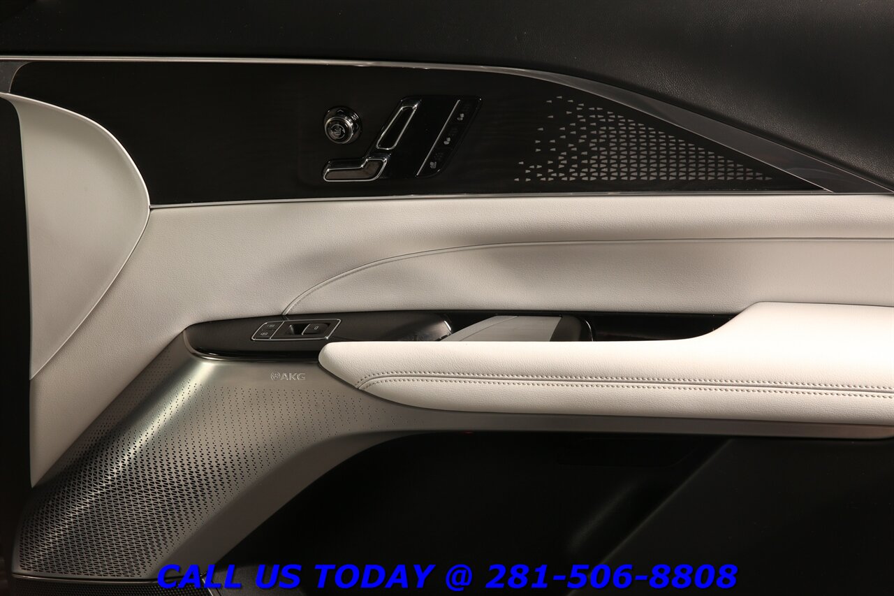 2023 Cadillac LYRIQ 2023 Debut Edition CARPLAY PANO SUPERCRUISE 37K ML - Photo 29 - Houston, TX 77031
