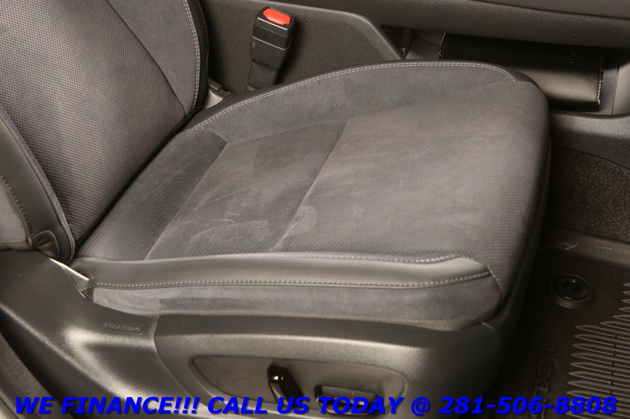 2023 Lexus RZ 450e 2023 Luxury AWD CARPLAY PANO HUD BLIND 13K MLS!!!   - Photo 22 - Houston, TX 77031