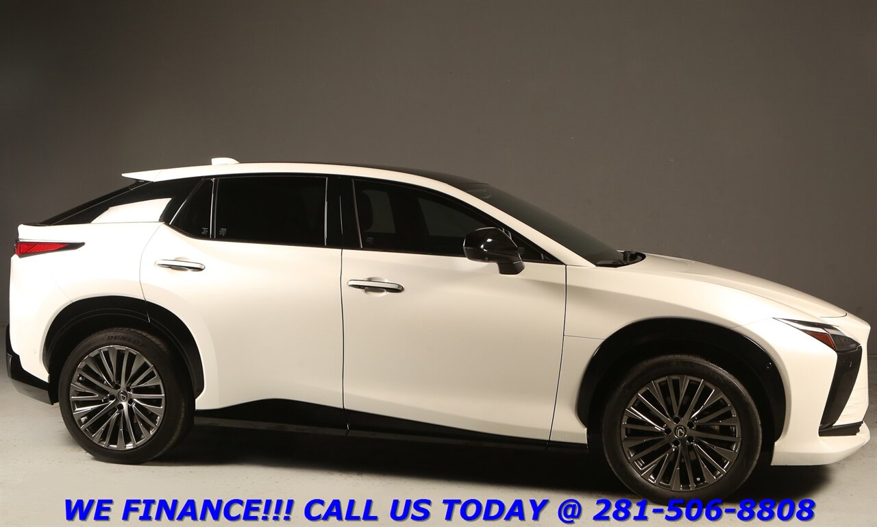 2023 Lexus RZ 450e 2023 Luxury AWD CARPLAY PANO HUD BLIND 13K MLS!!!   - Photo 7 - Houston, TX 77031