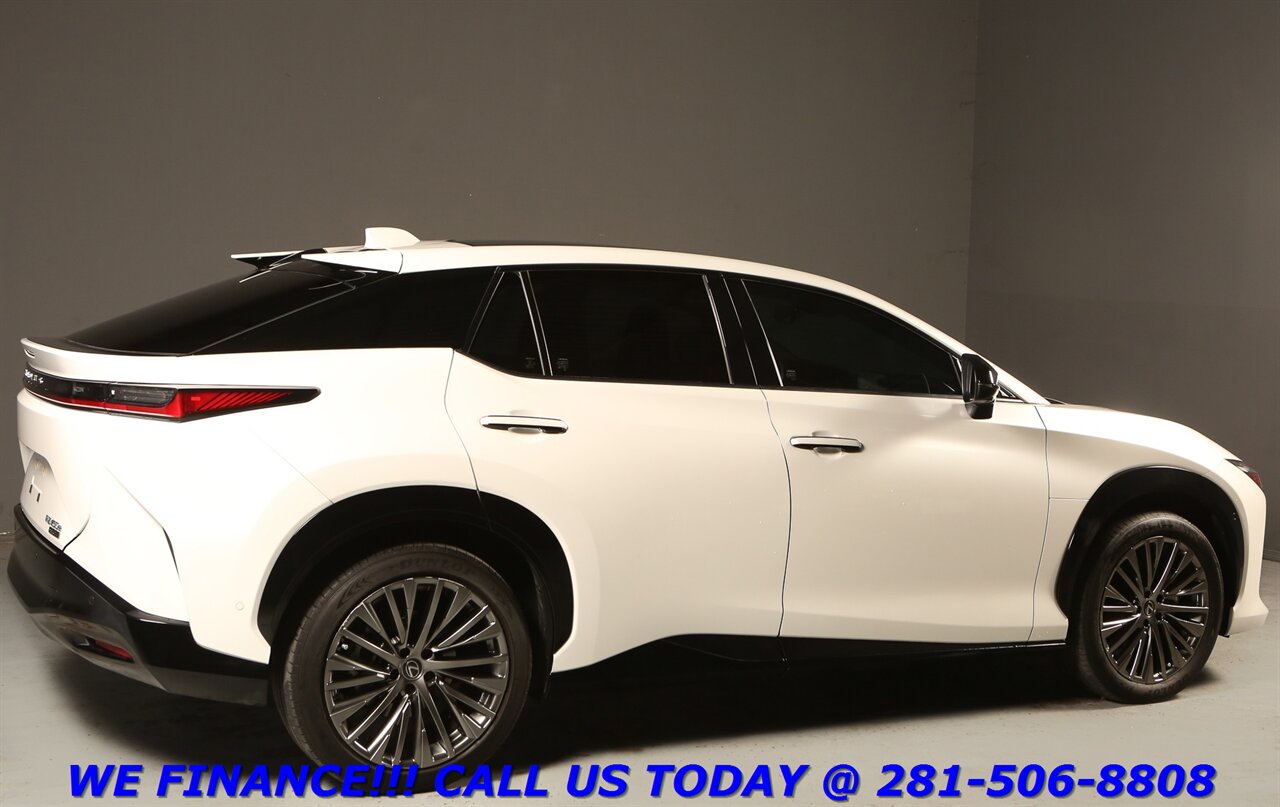 2023 Lexus RZ 450e 2023 Luxury AWD CARPLAY PANO HUD BLIND 13K MLS!!!   - Photo 6 - Houston, TX 77031